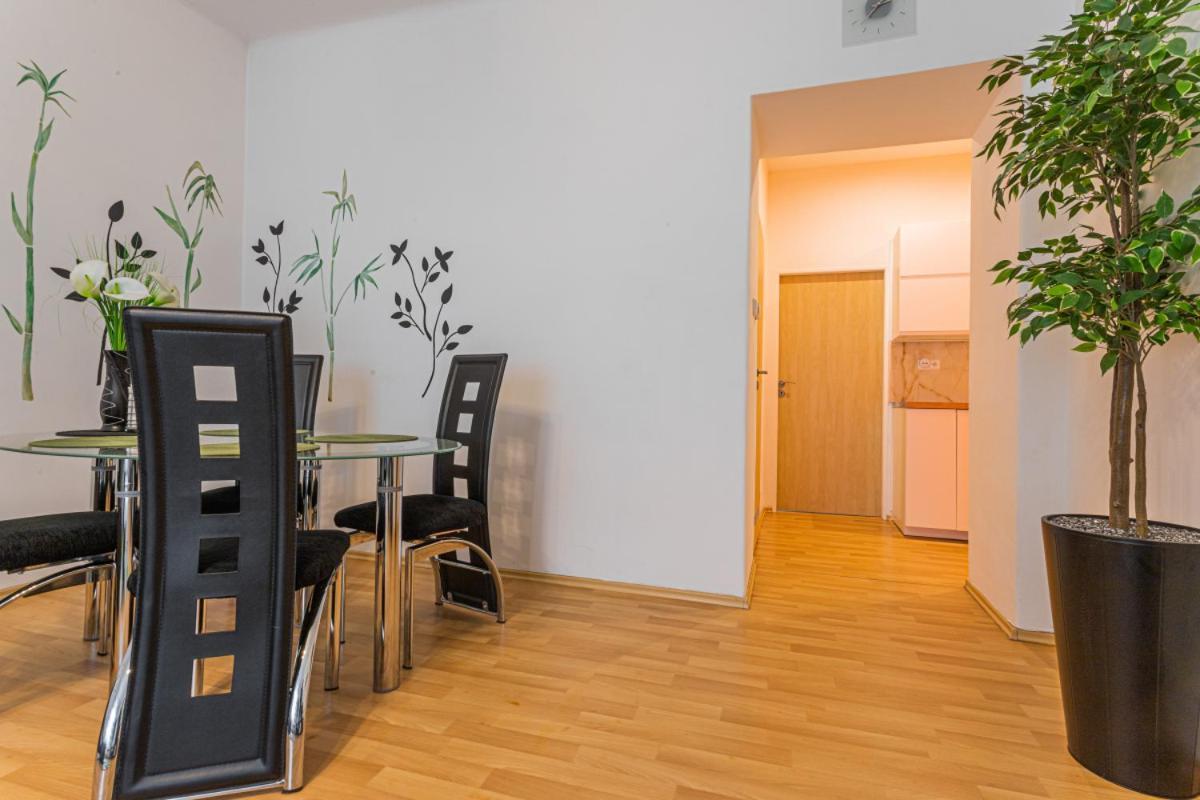Jet Hottub - Washer&Dryer - 12Min Center - 160Mbs Wifi Praag Buitenkant foto
